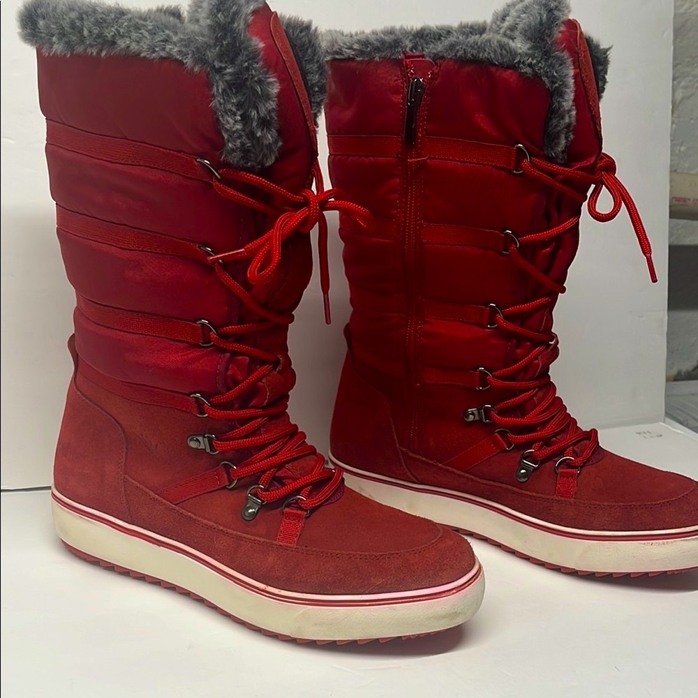Santana Canada Red Winter Boots with Gray Fur - Picture 3 of 9